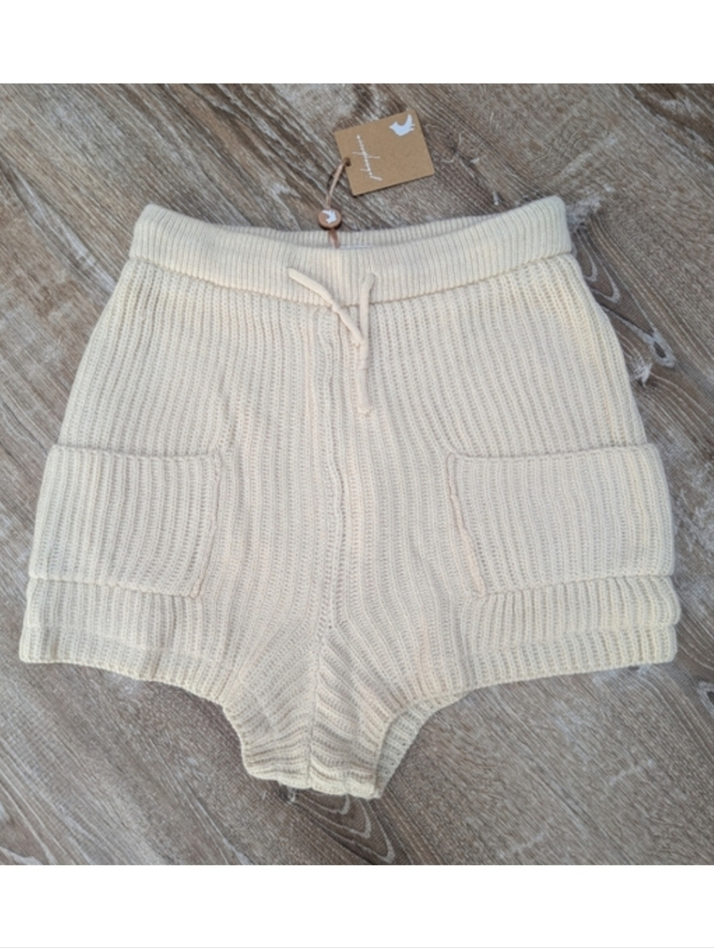 NWT Johnny Becca Cream Boho Sweater Knit High Waisted Shorts Size Medium